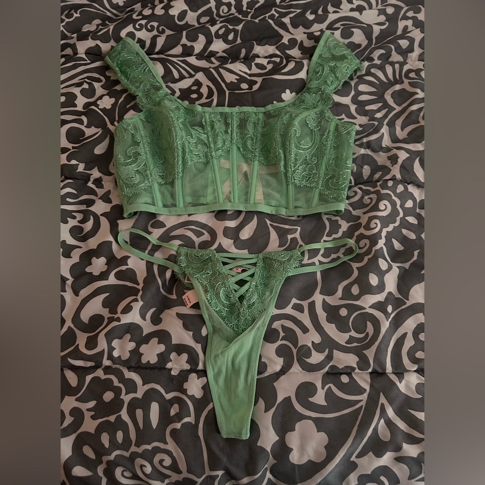 Victoria's Secret Green Lace Intimates Set